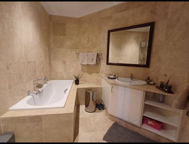 3 BEDROOM APARTMENT FOR SALE IN UMHLANGA ROCKS